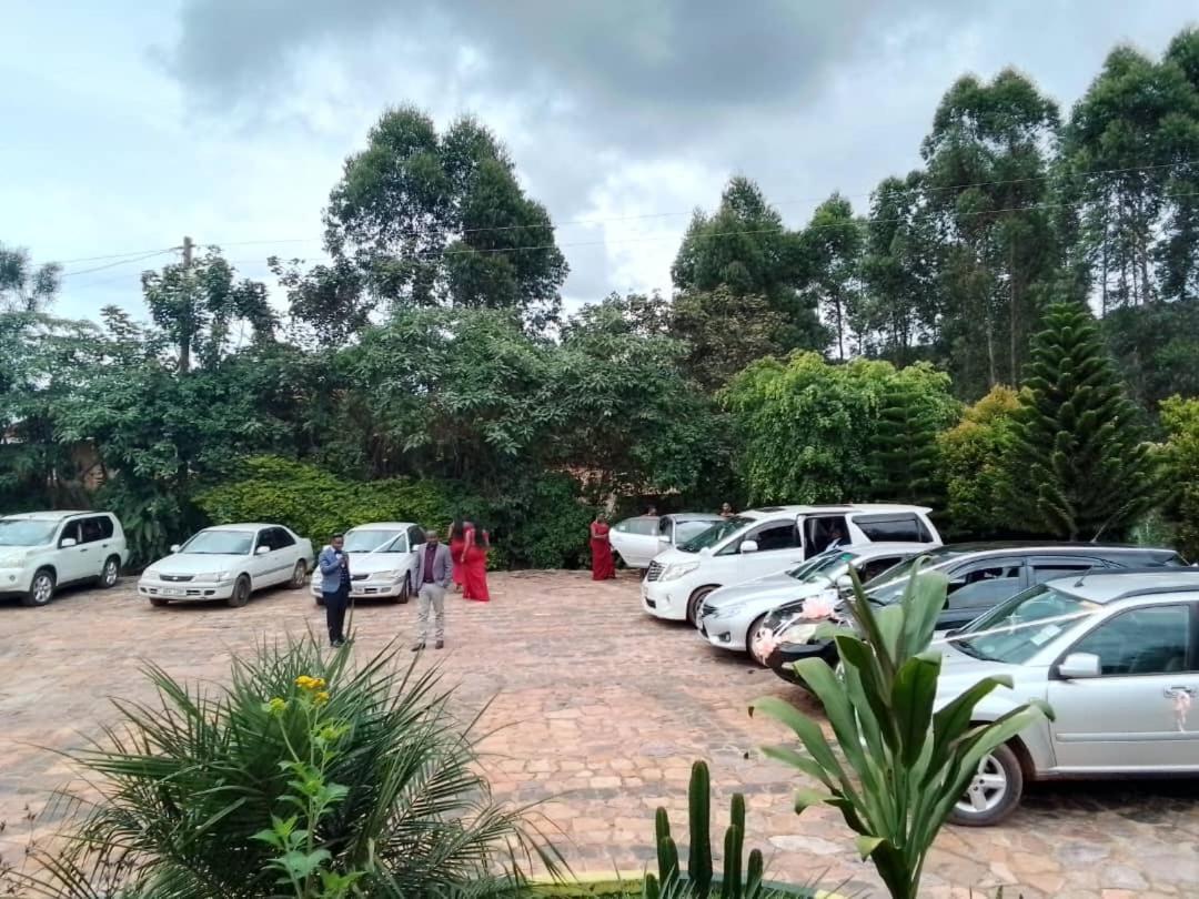 Riverside Resort Hotel Kabale Exterior foto